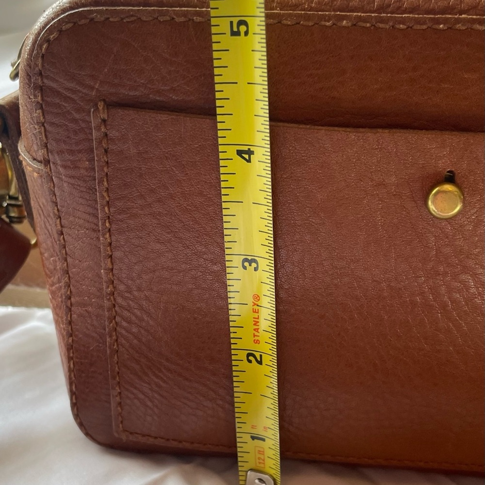 Madewell Transport Camera Bag in the popular color English Saddle - Picture 4 of 7